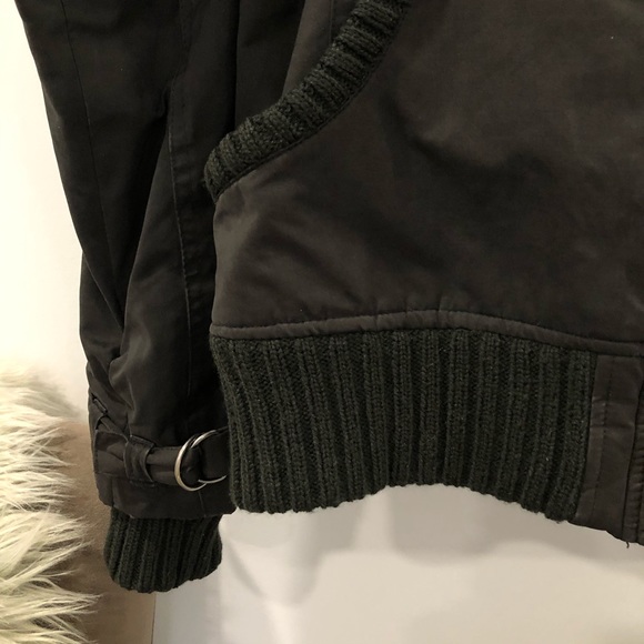 BENCH Bomber Jacket Black size Med, Medium Weight Perfect for Wet/Cool Evenings - Picture 7 of 10